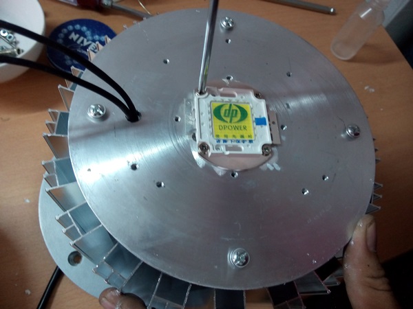 Thay mới chip LED nhà xưởng
