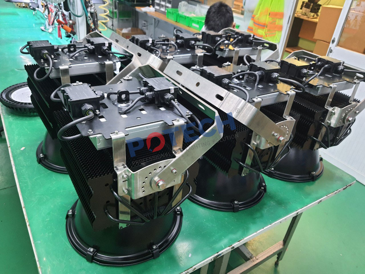 Đèn pha LED 400 500 600 POTECH
