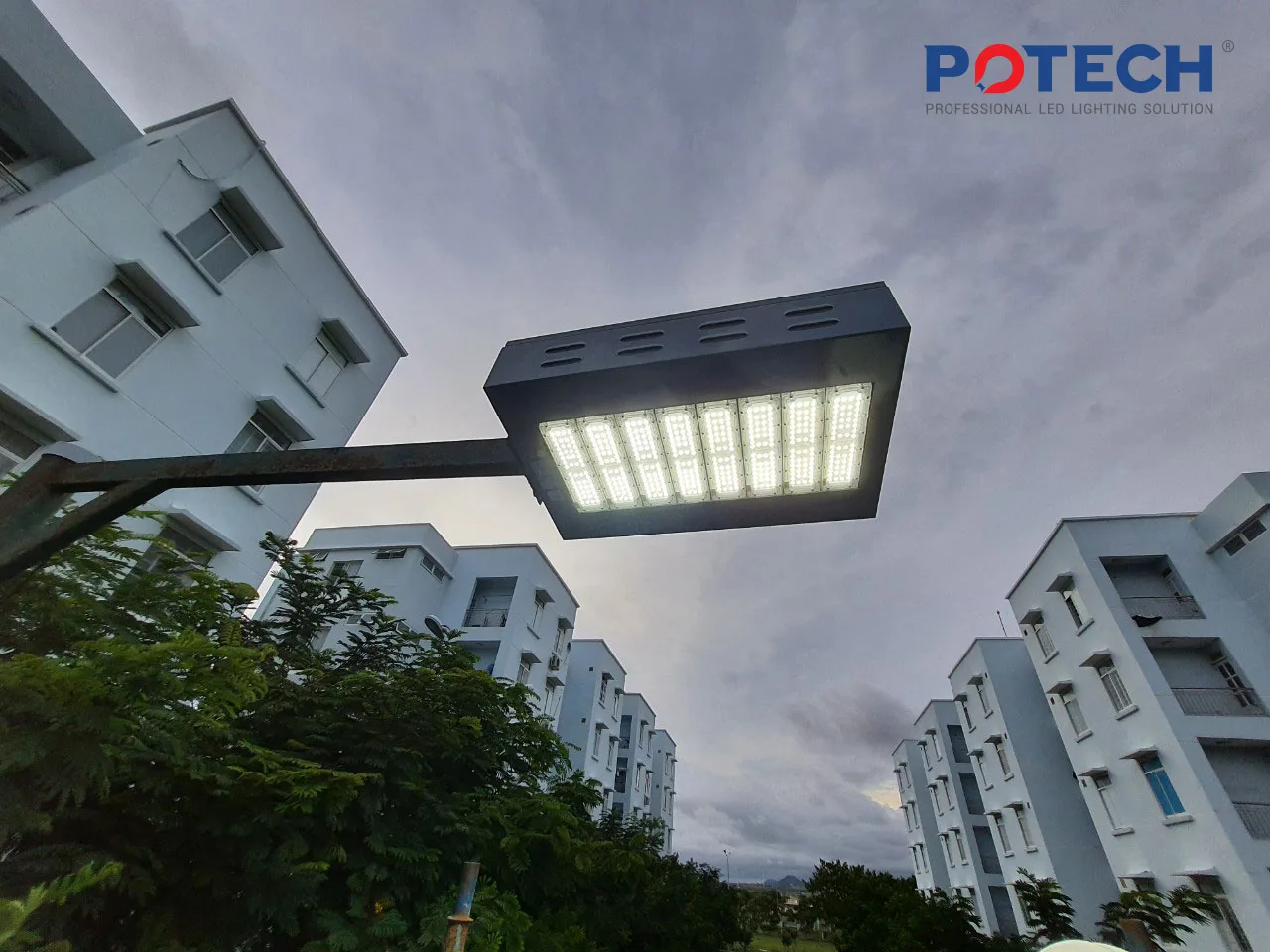 Đèn LED Sân Tennis Nhiệt Điện Vĩnh Tân — ảnh 11