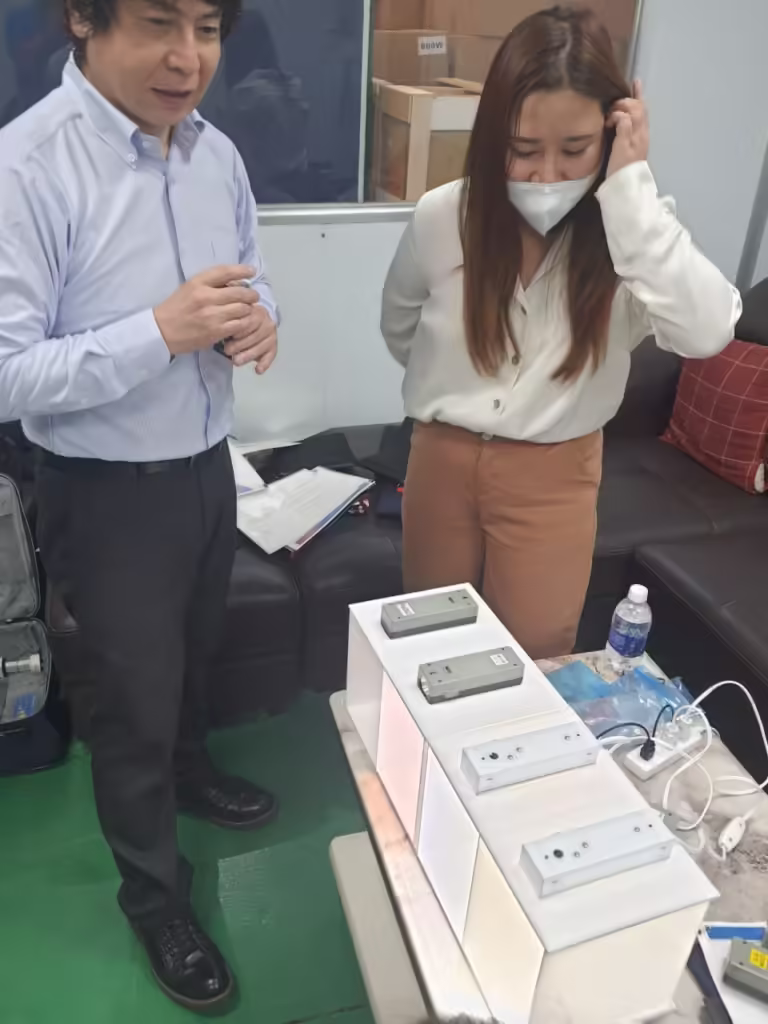 Buổi gặp gỡ của đại diện Nichia với POTECH để trải nghiệm thực tế độ hoàn màu