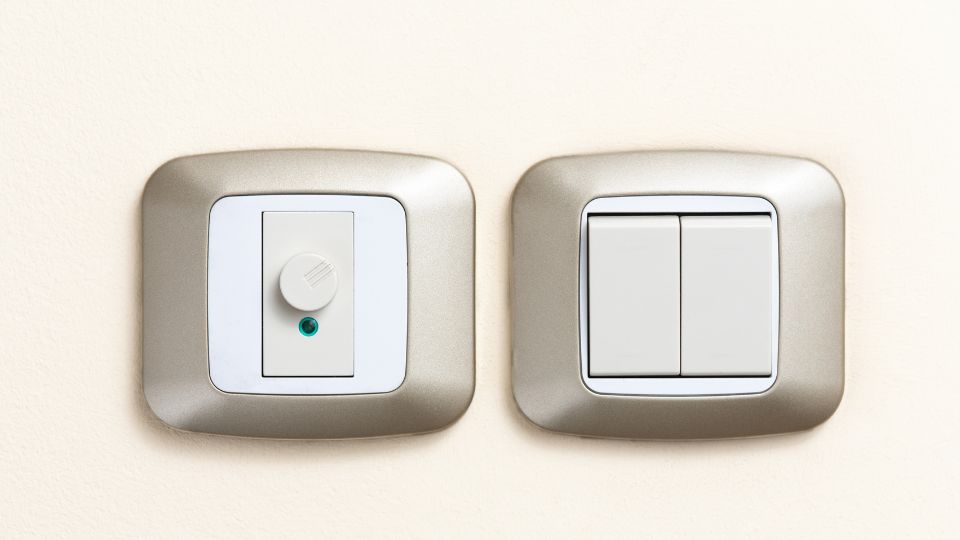 Dimmer 0-10v với công tắc bật tắt