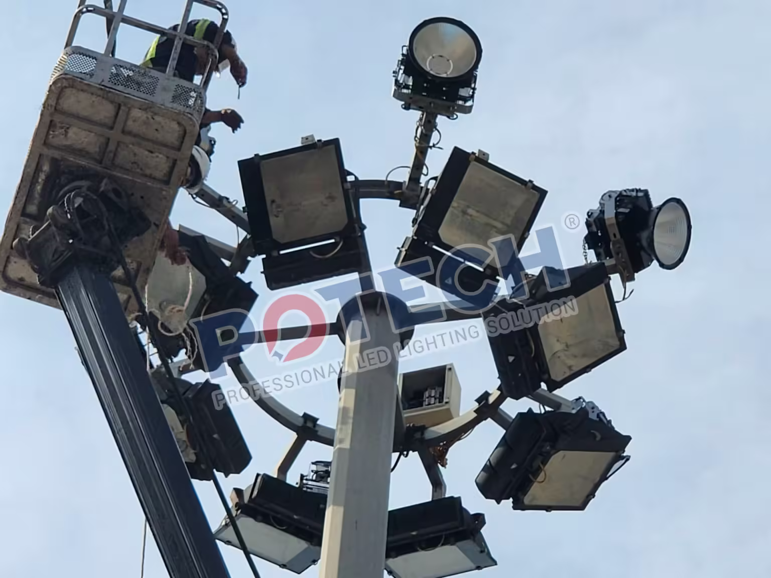 Đèn LED High Mast POTECH (1)