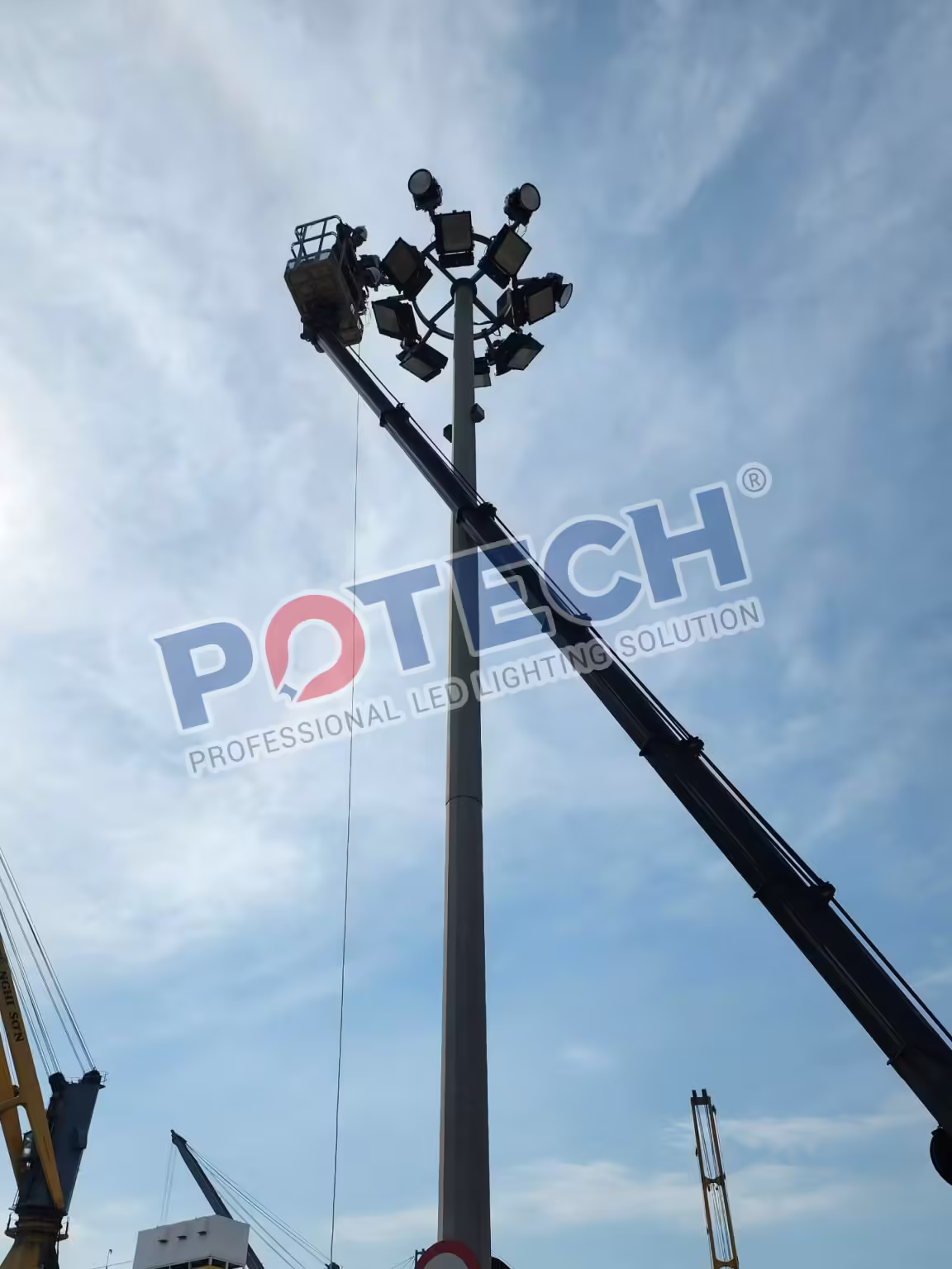 Đèn LED High Mast POTECH (2)