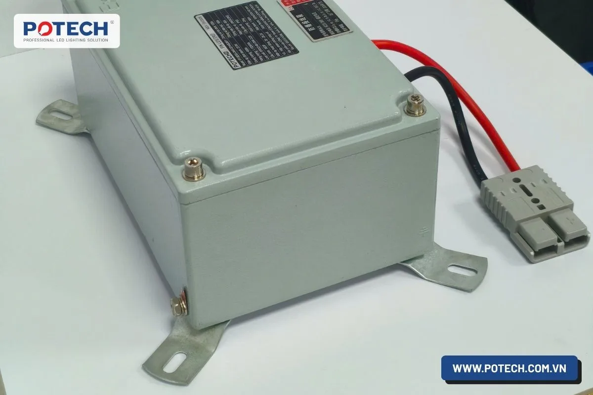 Goc nghieng hop pin va chan ga PT-BESS-2445-3214-BJXV1